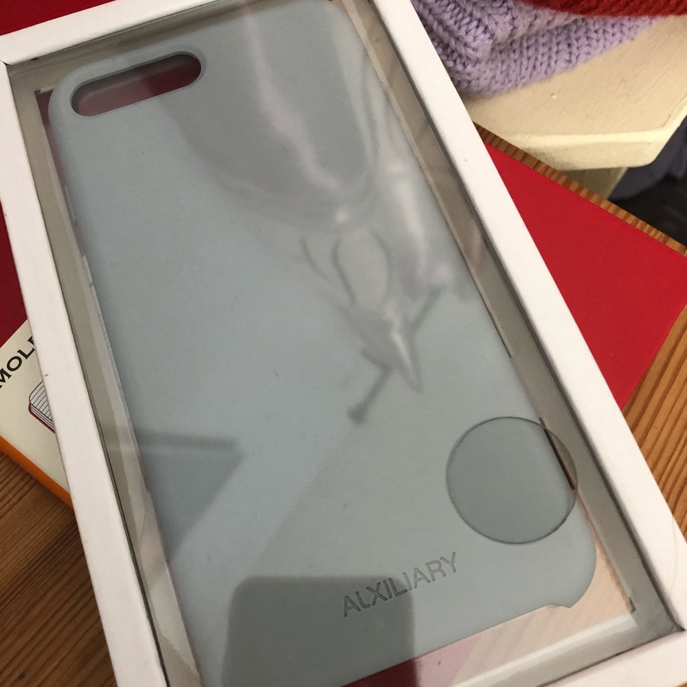 COPY - Aritizia Auxiliary phone case iPhone 8